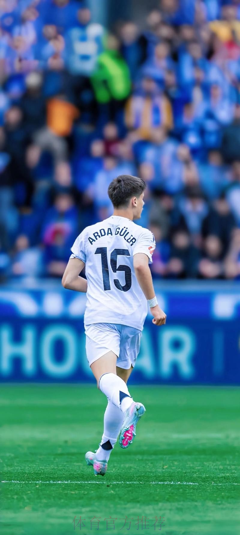 阿拉维斯主帅:皇马将完成新老交替 未来称霸多年 阿拉维斯主帅:皇马将完成新老交替 未来称霸多年